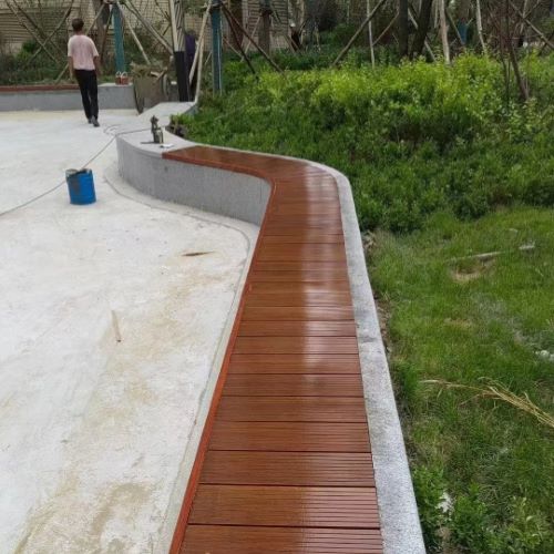 杭州户外木塑坐凳板铺设施工案例